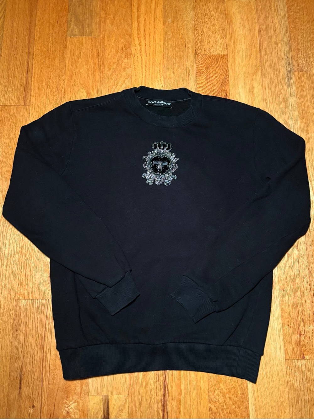 Dolce & Gabbana 3D Bee Embellished Crewneck 🔥